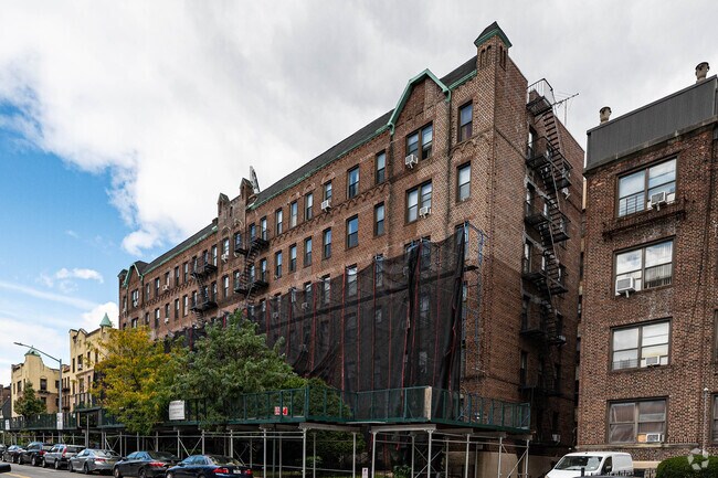 Building Photo - 119-37 Metropolitan Ave