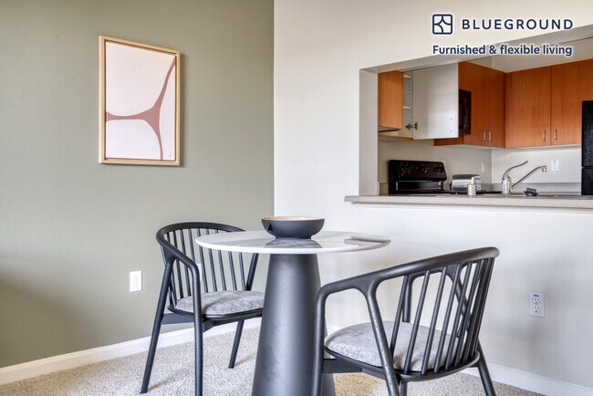Foto del edificio - 100 McLellan Drive