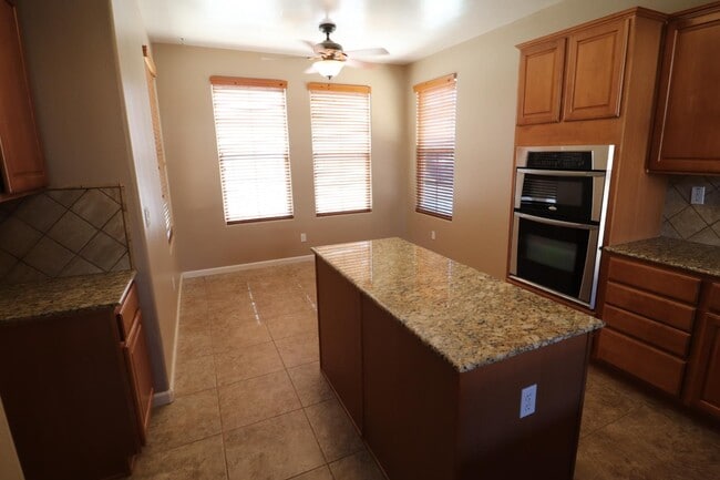 Building Photo - 879 Tureaud Ln