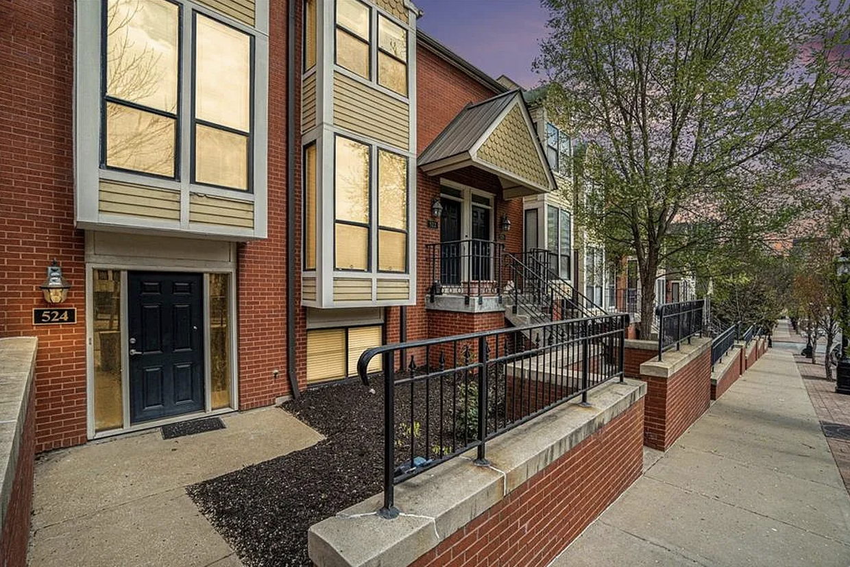Foto principal - 524 W 10th St