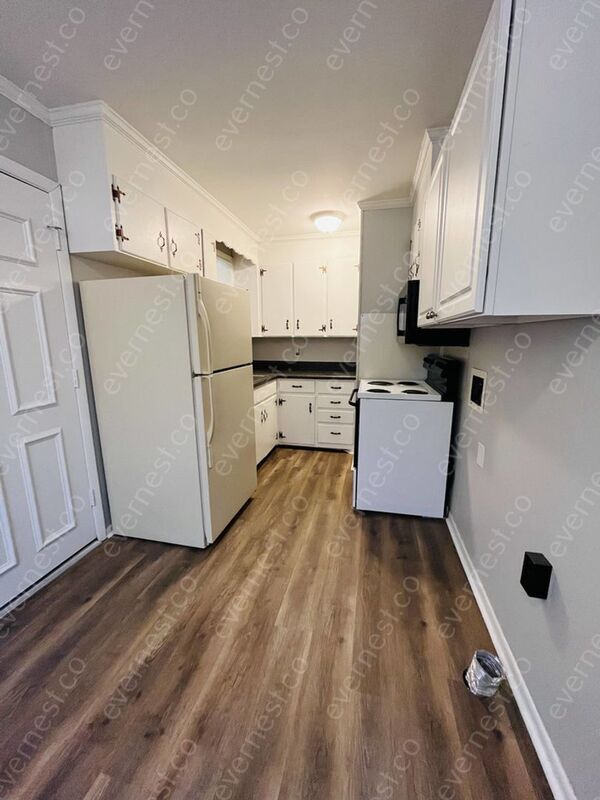 Foto del edificio - 338 Elysian Fields Rd
