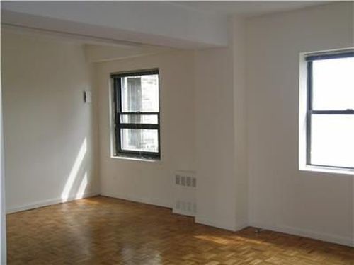 Building Photo - 234 E 12th St