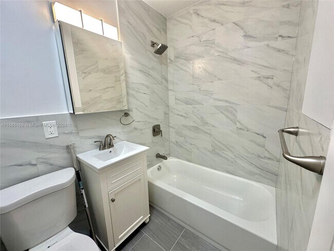 Foto del edificio - 1490 SW 32nd St