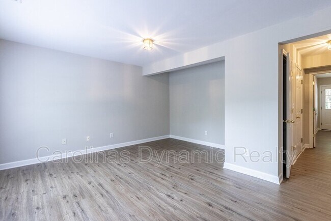 Foto del edificio - 9618 Blossom Hill Dr