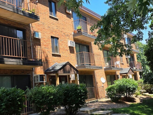 Foto del edificio - 724 Warren Ave