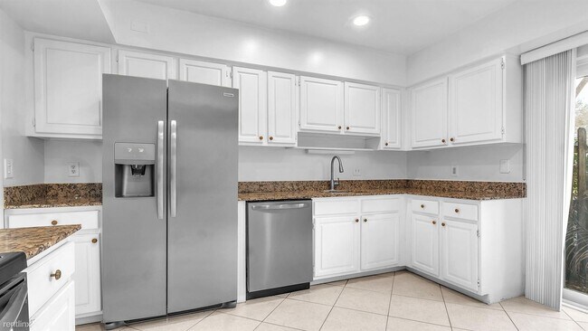 Foto del edificio - 3 br, 2 bath House - 6125 Old Court Road 133