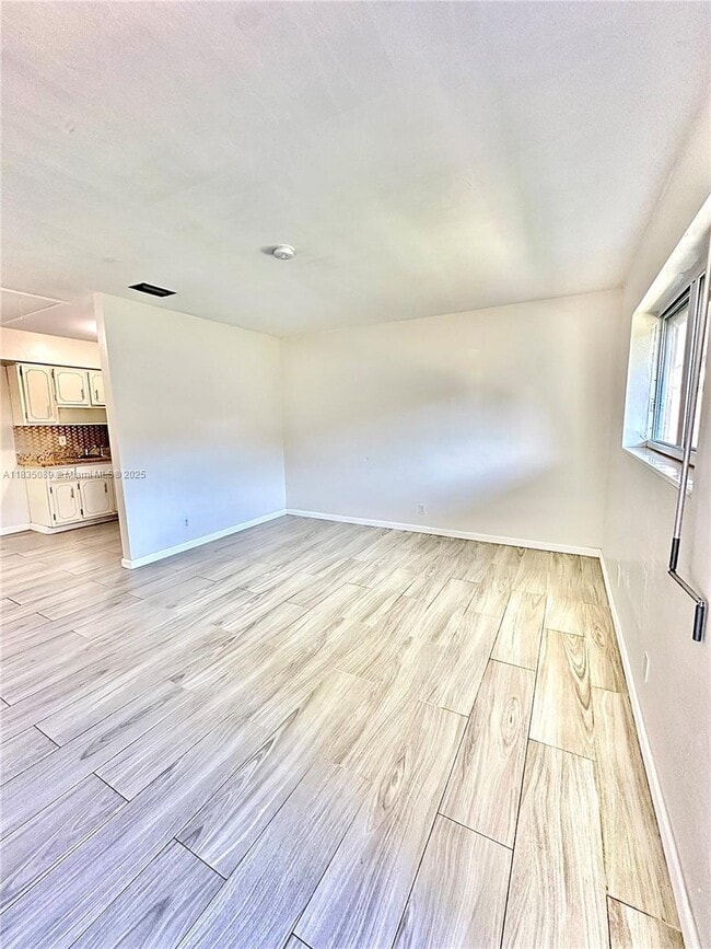 Building Photo - 1821 N 17th Ct