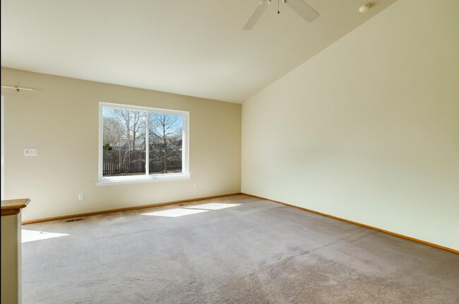 Foto del edificio - Central 3-Bedroom Ranch Home with Attached Garage