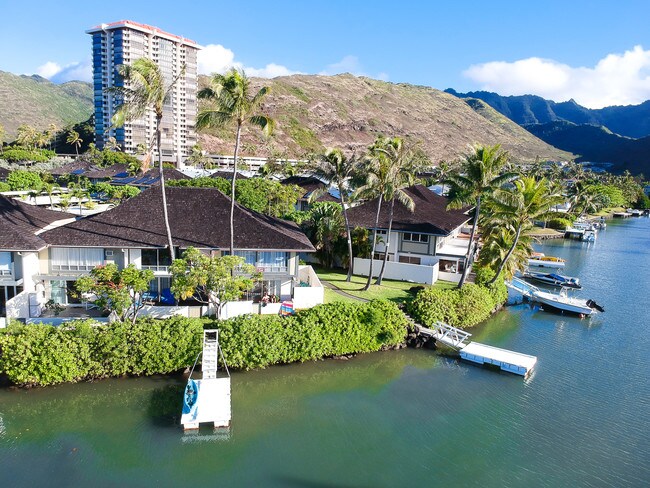 Condominio esquinero con hermosas vistas y; muelle para botes - 207 Kawaihae St