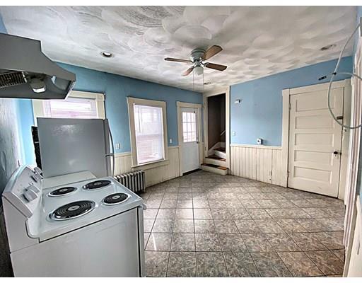 Foto del edificio - 4 bedroom in Lowell MA 01852