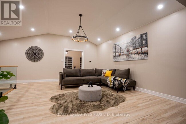 Photo du bâtiment - 2300 Olde Base Line Rd