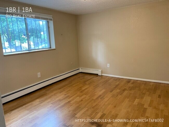Building Photo - One Bedroom in Cap Hill With A/C! $500 Loo...