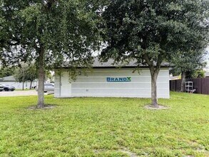 Building Photo - 1935 Palm Acres Dr