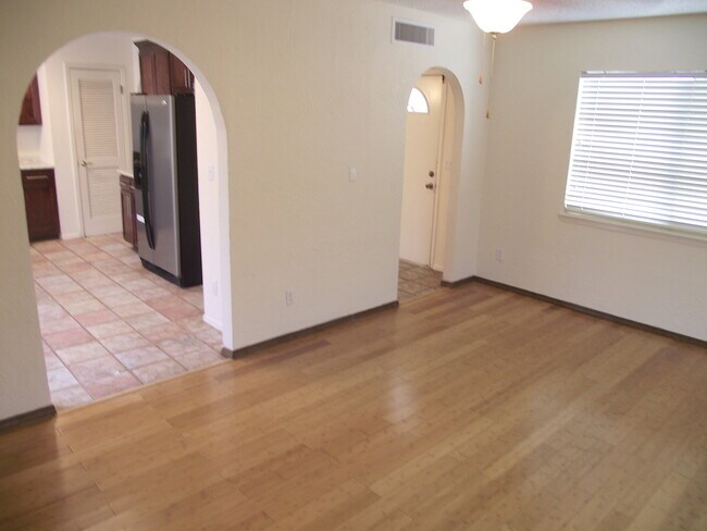 Foto del edificio - Northeast El Paso 3 Bed Refrig A/C w/Mount...
