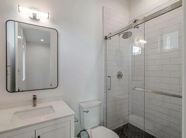 Foto del edificio - Welcome to The Grove on Kentfield, located...