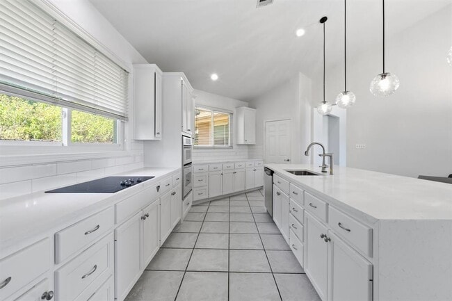 Foto del edificio - 409 Beardsley Ln