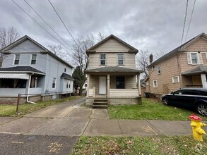 Building Photo - 435 Windsor St
