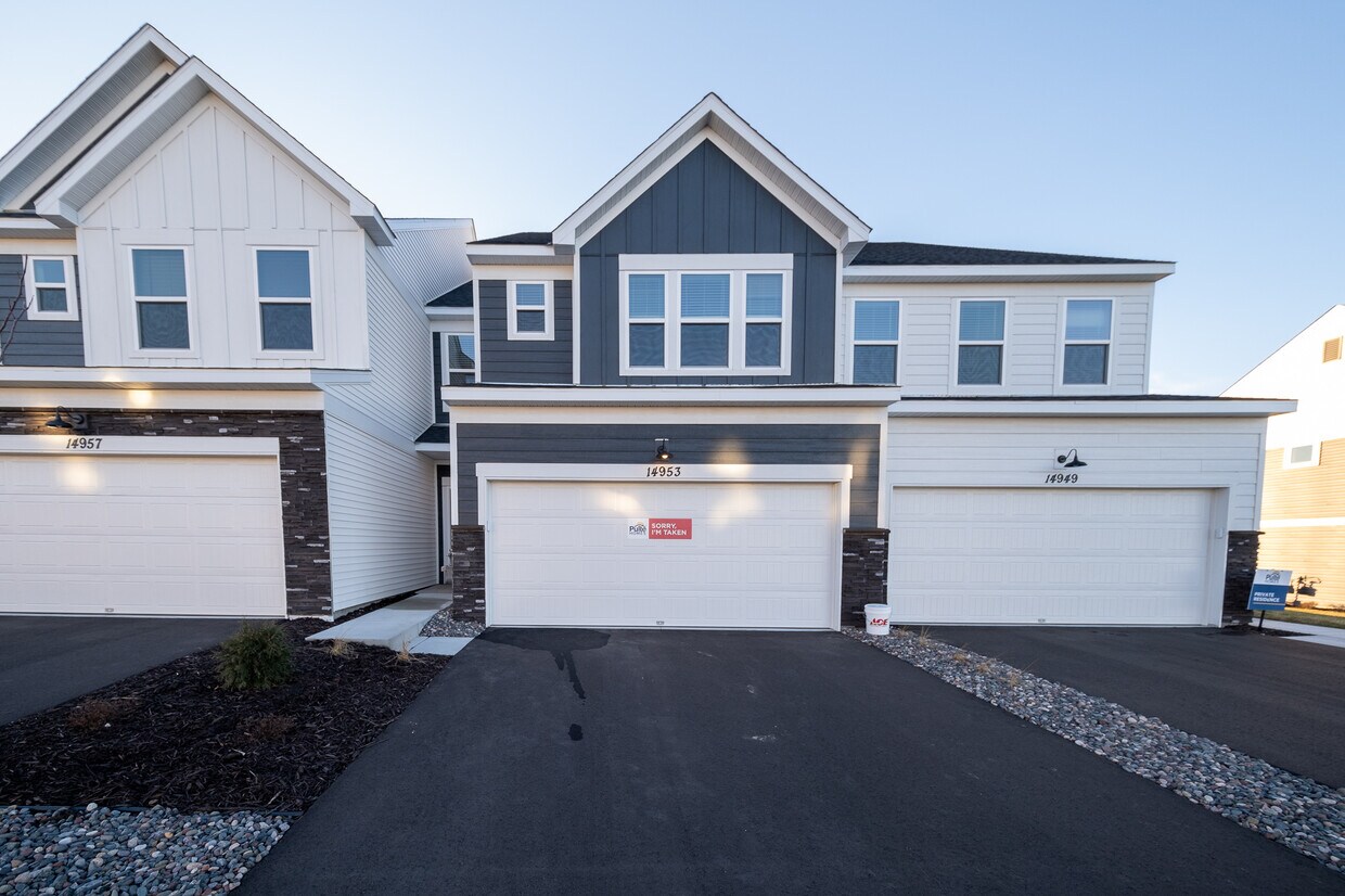Primary Photo - 14953 Athlone Pl