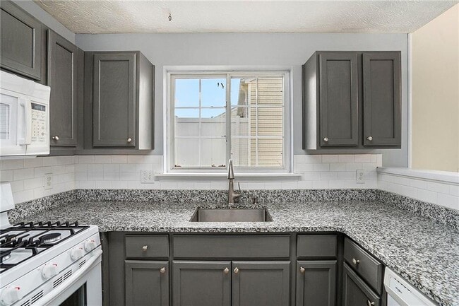 Foto del edificio - 139 W Oaks Pl