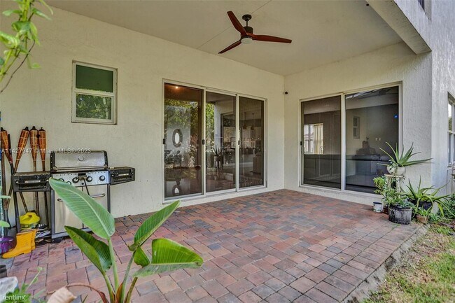 Foto del edificio - 5 br, 4.5 bath House - 7631 Cavalia Dr