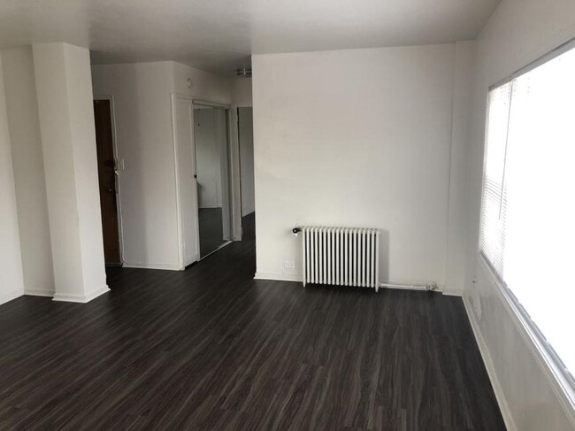Building Photo - 1 bedroom in Chicago IL 60626
