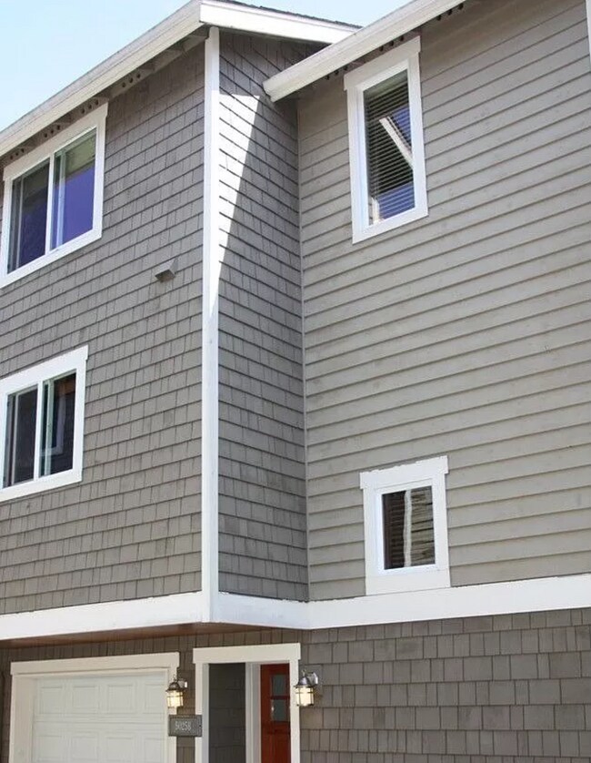 Front Door - 5025 40th Ave NE