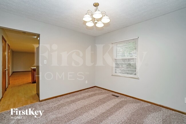 Foto del edificio - 819 Lindenhaven Ct