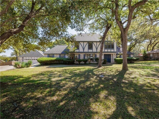Building Photo - Best priced executive custom home in Rockd...