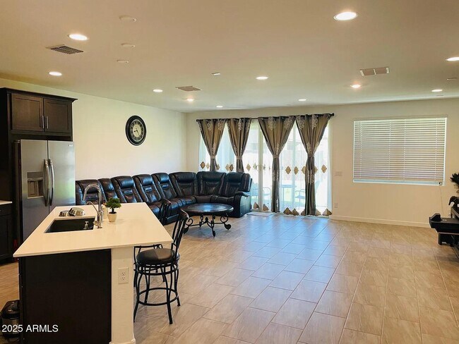Foto del edificio - 2324 E Ridgewood Ln