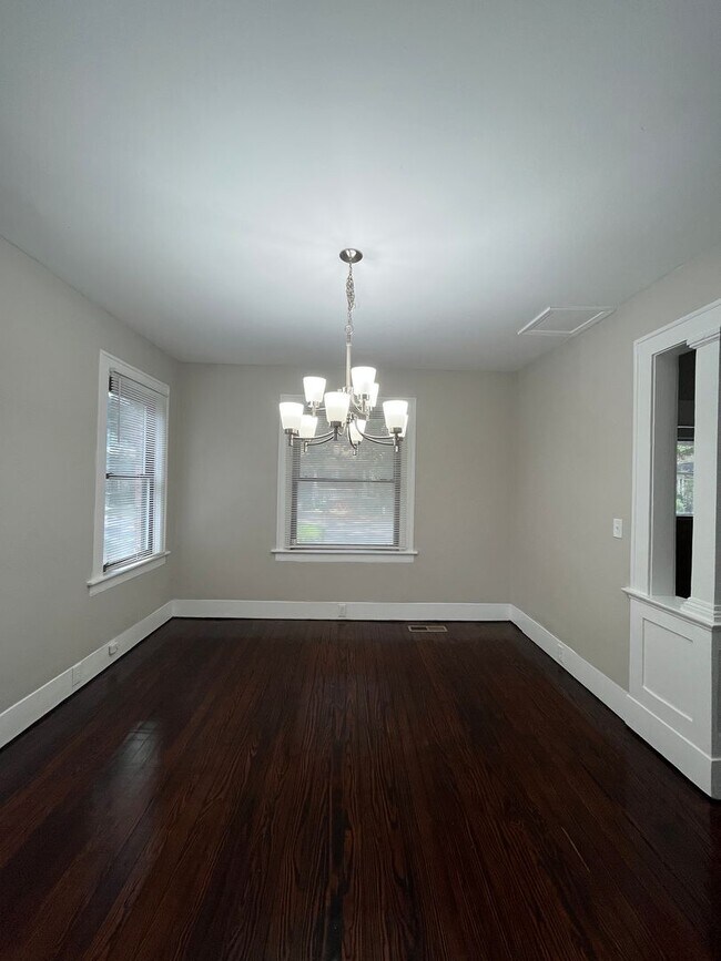 Foto del edificio - 611 E 37th St