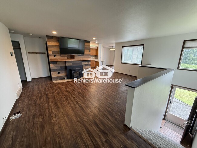 Foto del edificio - 5718 Commercial Ave