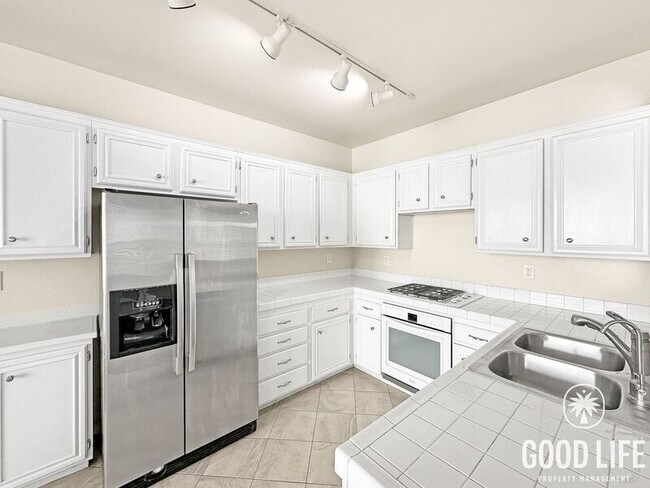 Building Photo - 417 Sanibelle Cir