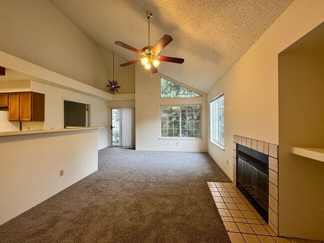 Foto del edificio - 2 Bedroom 1 Bath In Aurora Available NOW!!