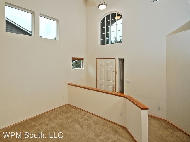 Building Photo - 4 br, 2.5 bath House - 5530 SE 2nd Ct