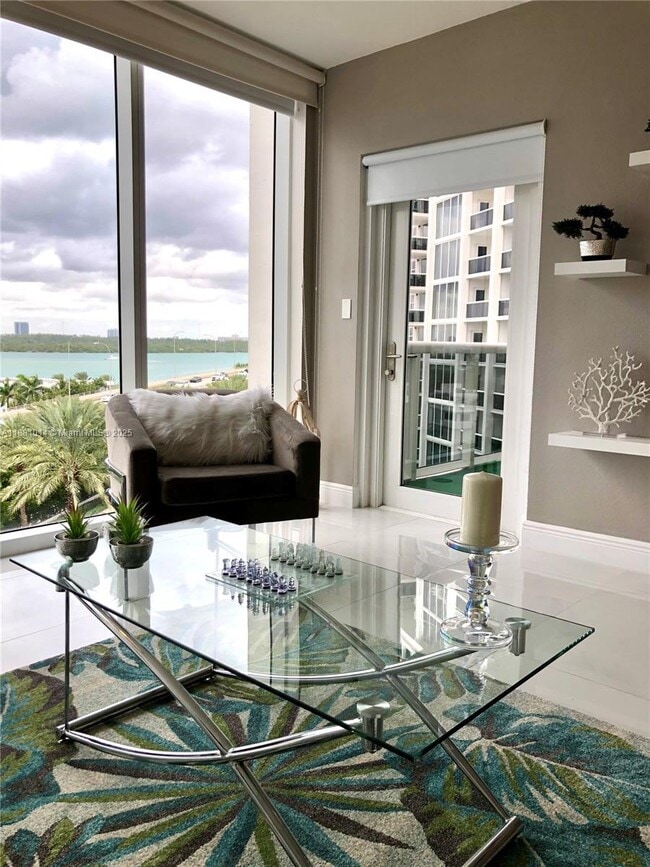 Foto del edificio - 10275 Collins Ave