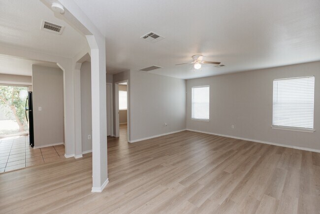 Foto del edificio - Close to Toll Road and Schools