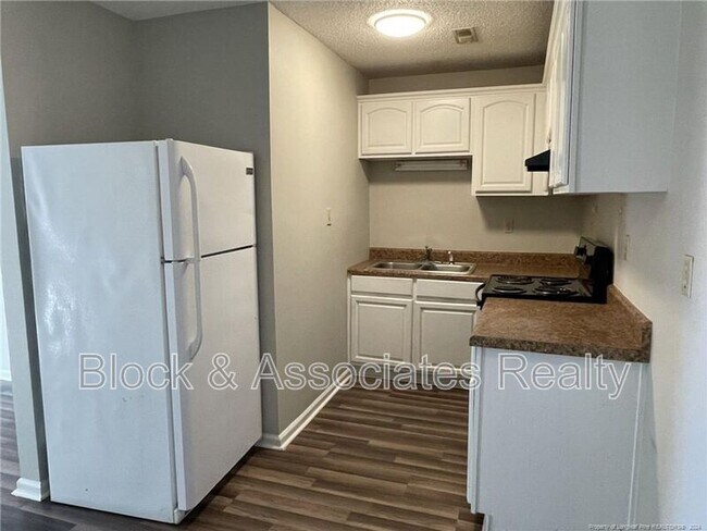 Building Photo - 6408 Ezras Ct