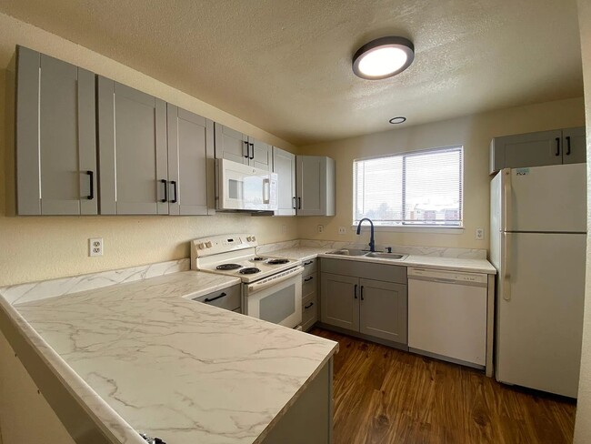 Foto del edificio - 8675 Clay St