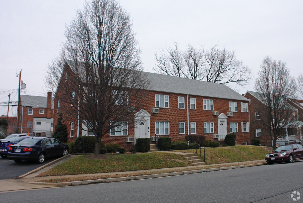 Primary Photo - Bedford Gardens