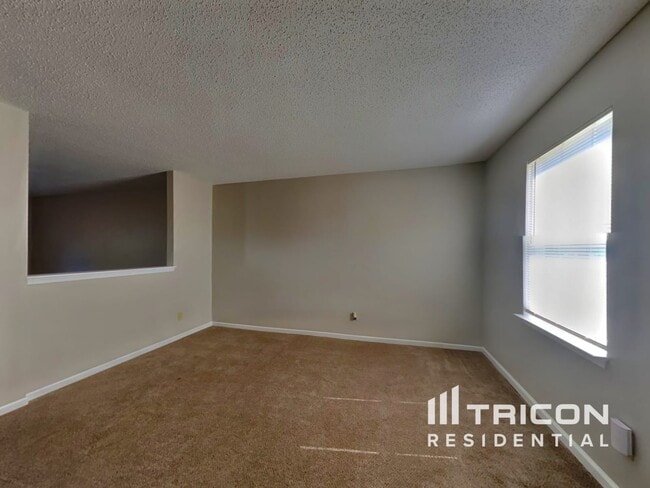 Foto del edificio - 13460 N Carwood Ct