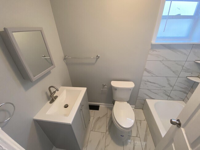 Foto del edificio - 1378 Whitman Ave