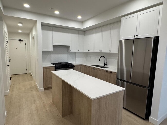 Building Photo - 19911-19976 76 Ave