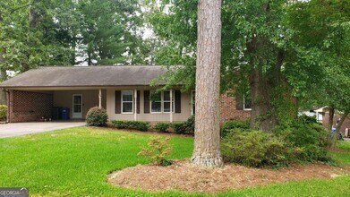 Building Photo - 1189 Holly Dr