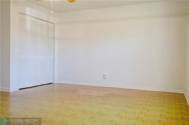 Foto del edificio - 7501 Kimberly Blvd