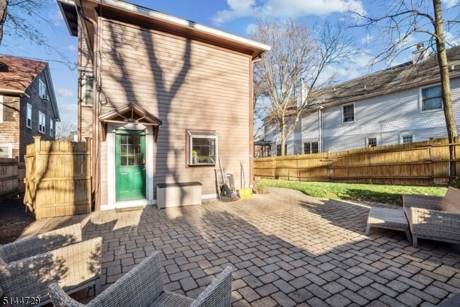 Photo - 17 Hill St House