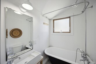 Building Photo - 104 3rd St