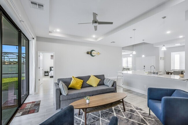 Foto del edificio - Charming 3BR House in Cape Coral