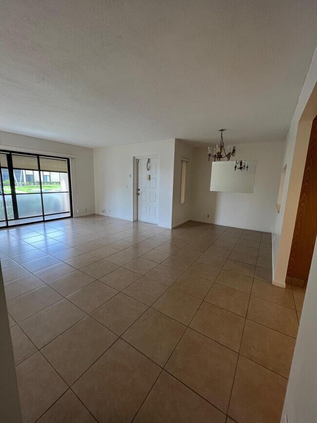 Building Photo - 801 Sky Pine Way