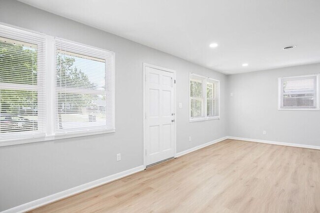 Foto del edificio - 603 Woodford St