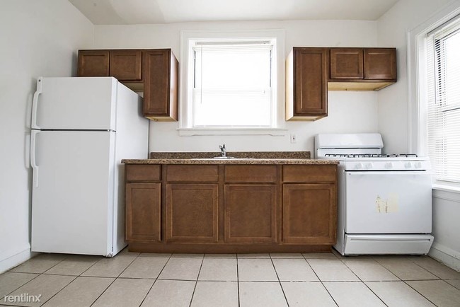 Building Photo - 1 br, 1 bath Apartment - 8253 S Ingleside Ave